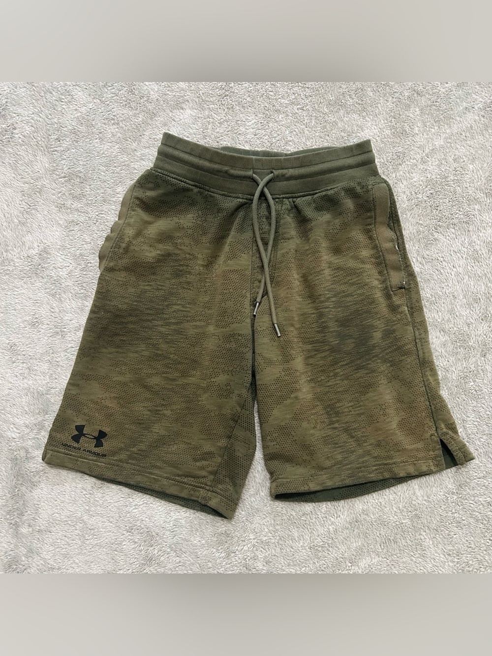 Under Armour Green Camo Athletic Shorts Men’s Small